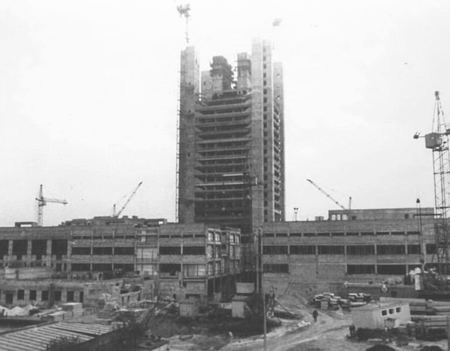 Будівництво київського телевізійного центру. 1989, © Еміль Панасюк